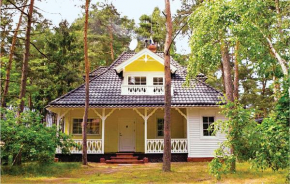 4 Bedroom Cozy Home In Pobierowo